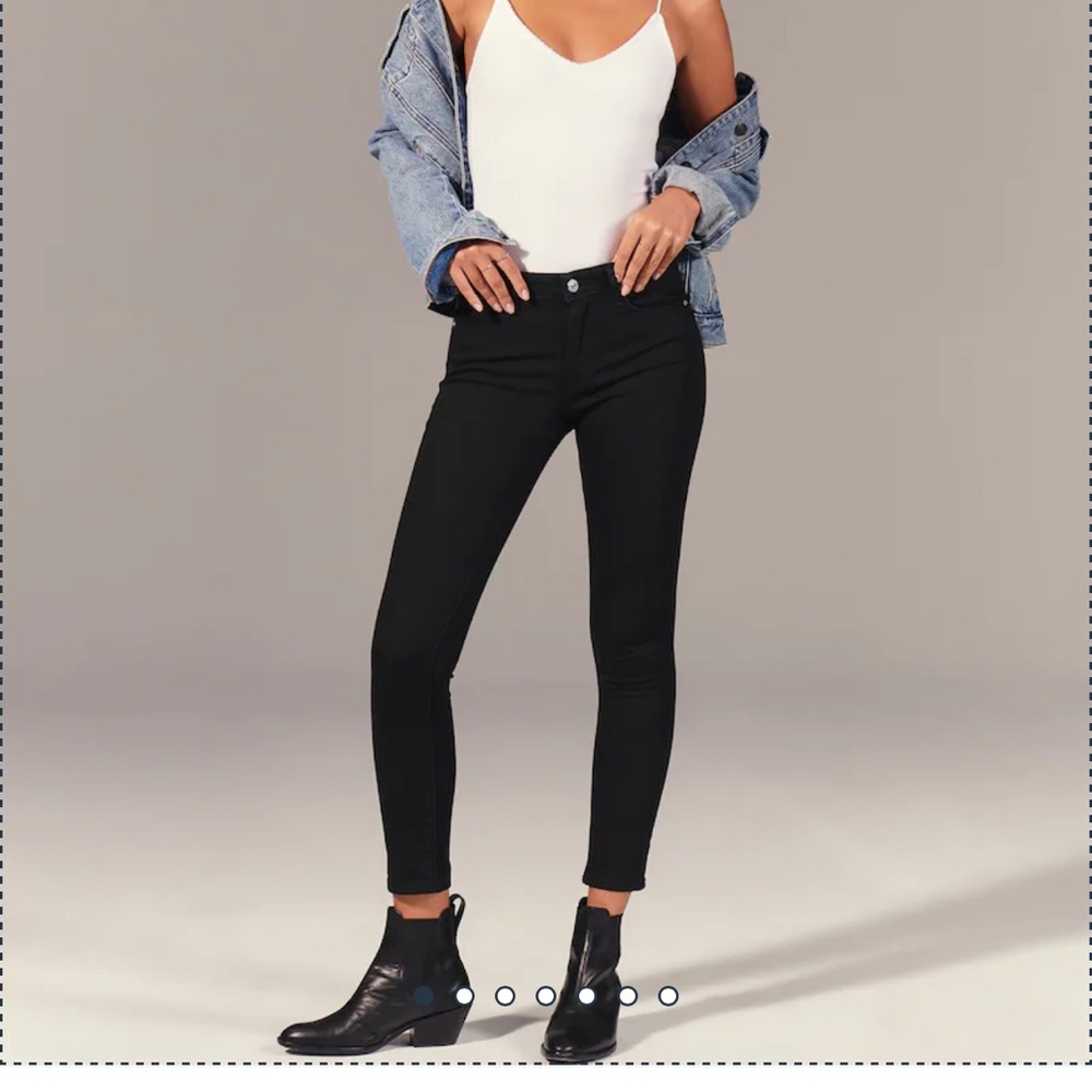 Abercrombie Black Mid Rise Super Skinny Ankle